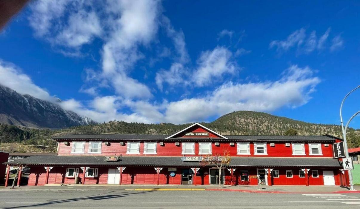 Lillooet Hotel Victoria Exterior photo
